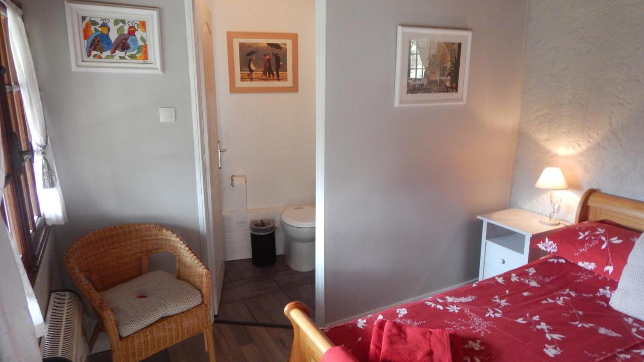 The Petite Chalet Chambre D'Hotes L'Isle-Jourdain  Bagian luar foto