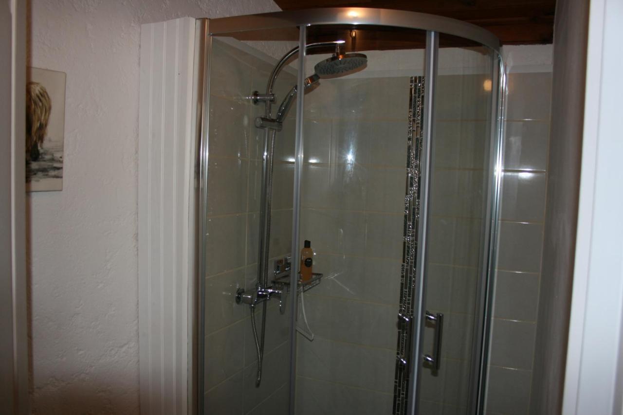 The Petite Chalet Chambre D'Hotes L'Isle-Jourdain  Bagian luar foto