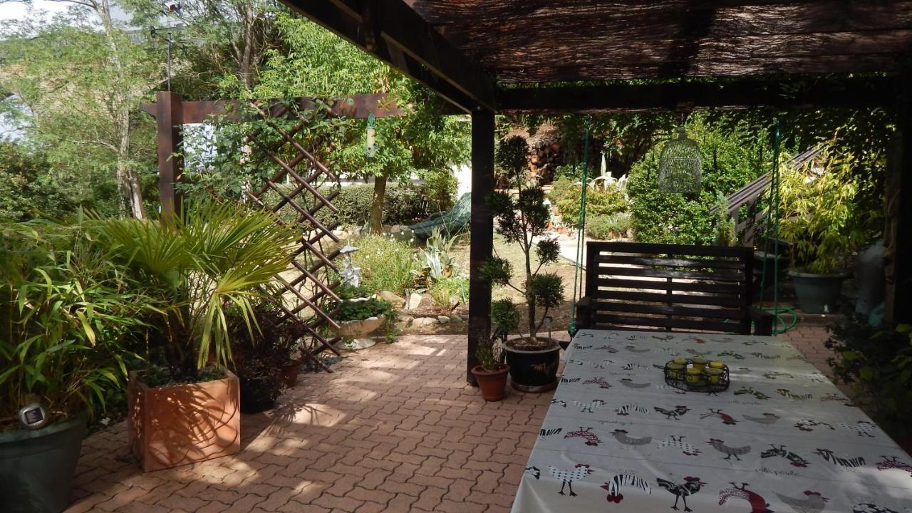 The Petite Chalet Chambre D'Hotes L'Isle-Jourdain  Bagian luar foto